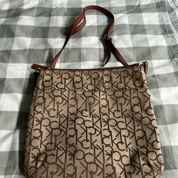 Calvin Klein Crossbody Bag - Picture 1 of 5